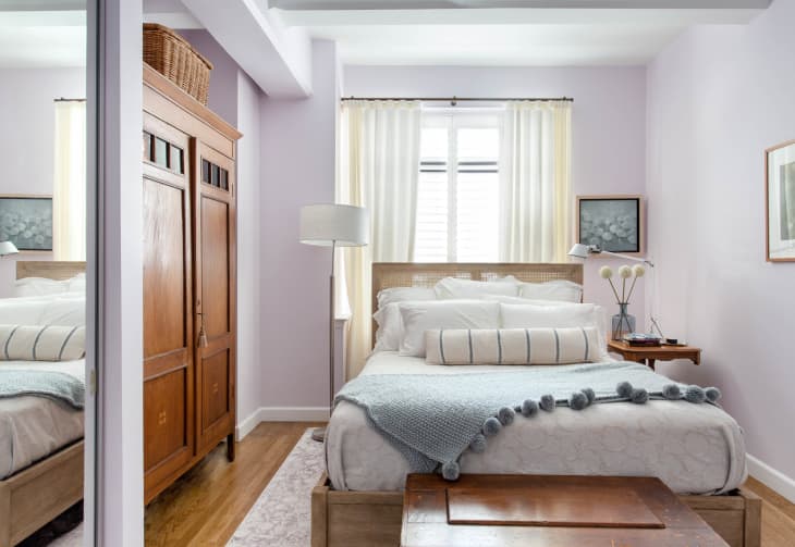 Purple shop wall room